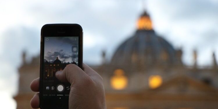 Il 28 luglio il via al Giubileo dei giovani. Il racconto sui media diocesani