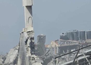 Terra Santa, attacchi anche ai cristiani. Tre vittime nella Parrocchia di Gaza. Il Papa chiede un «Cessate il fuoco immediato»