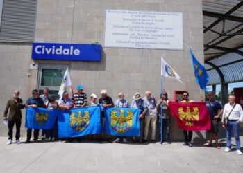 “Solo un cartello”? La protesta per la rimozione della cartellonistica plurilingue a Cividale del Friuli