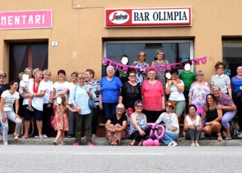 San Lorenzo di Sedegliano. Festa per i 70 anni di Enrichetta Plenizio, titolare del Bar-alimentari Olimpia, cuore della comunità