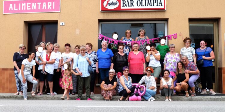 San Lorenzo di Sedegliano. Festa per i 70 anni di Enrichetta Plenizio, titolare del Bar-alimentari Olimpia, cuore della comunità