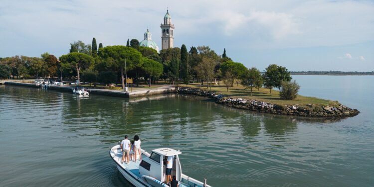 In pellegrinaggio sotto le stelle a Grado e Barbana