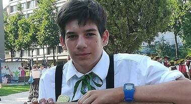 Coccau in lacrime per Marco. Il parroco: «Siamo creati per un amore che si gioca nell’eternità»