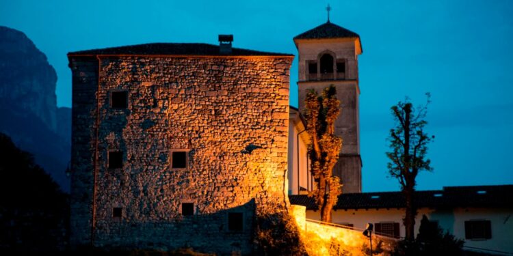 Da Gemona a Moggio in preghiera fino all’alba sui passi di Santa Chiara
