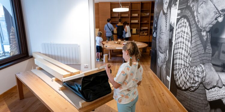 A Sutrio inaugurato il Laboratorio del legno