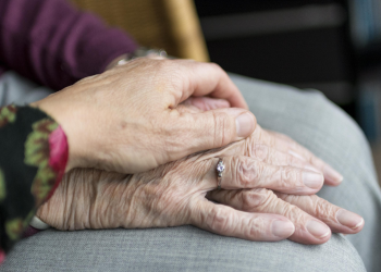 Alzheimer, prevenzione e sollievo dei familiari. Un convegno a Udine