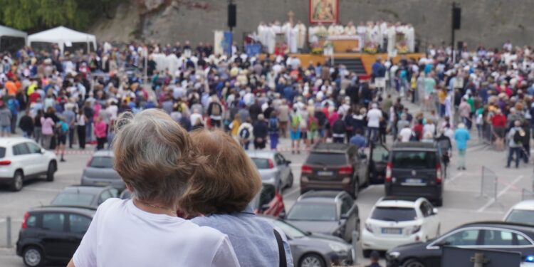 «Verso l’alto», insieme a Madone di Mont. L’Arcivescovo: «Facciamoci mediatori di speranza»