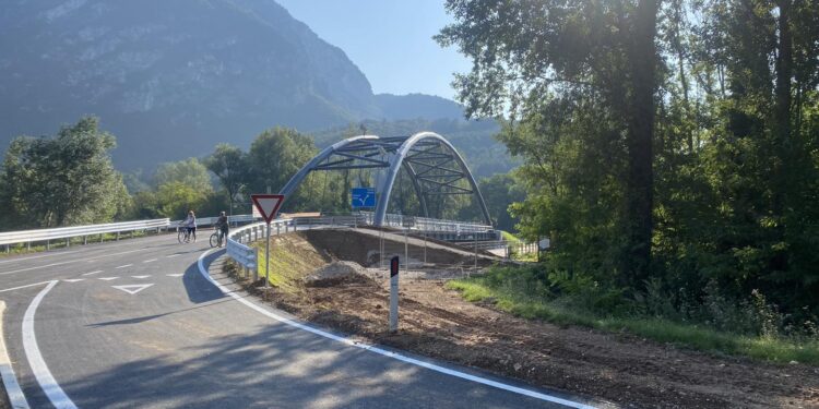 Trasaghis, nuovo ponte sul Leale realizzato in tempi record