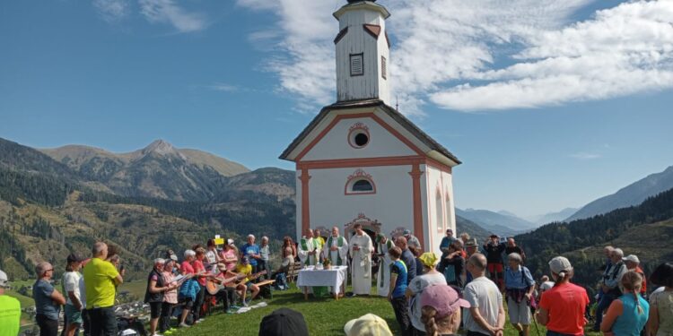 In supplica a piedi per 6 giorni. Pellegrini a Maria Luggau