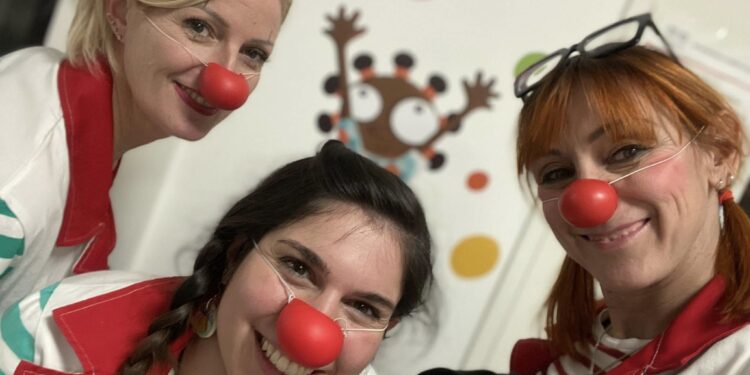 Friulclaun, naso rosso e tanti sorrisi in pediatria e tra gli anziani. Al via un corso