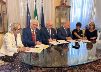 Minori non accompagnati, «emergenza insostenibile» per i Comuni