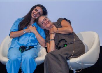 A Udine l’abbraccio tra l’israeliana Maayan e la palestinese Sima