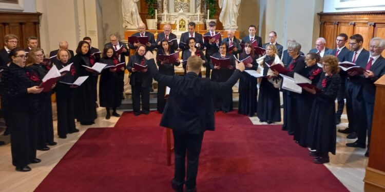 Coro, organo e poesia. Si chiude in musica la rassegna di eventi per la riapertura della pieve del castello di Udine