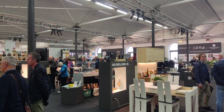 A Casa Moderna consigli, tecnologia ed eccellenze dell’artigianato e del gusto