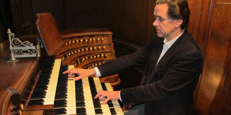 Il celebre organista Ben van Oosten a Tricesimo, nel ricordo di Gianpietro Benedetti