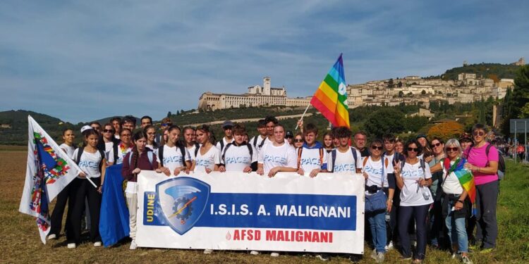 “Se vuoi la Pace, cammina per la Pace”, anche dal Malignani di Udine alla Marcia Perugia-Assisi