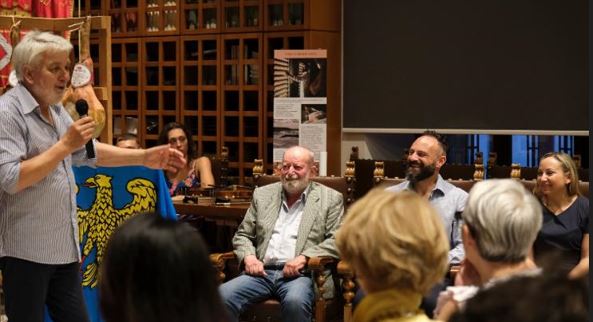 Dino Persello, l’artigiano del teatro che porta in scena la comunità collinare
