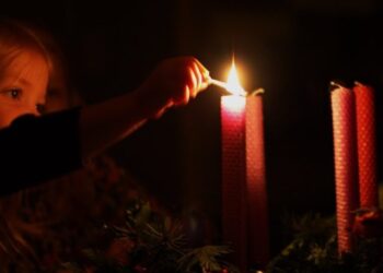 Inizia l’Avvento. Nelle parrocchie e famiglie, un crescendo di luce