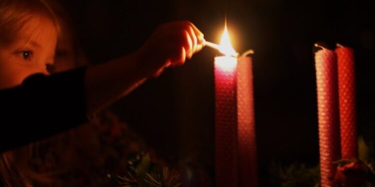 Inizia l’Avvento. Nelle parrocchie e famiglie, un crescendo di luce