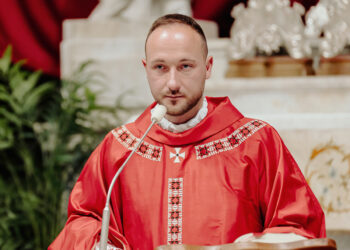 Rivignano Teor. Ingresso del nuovo parroco, don Francesco Ferigutti. Guiderà 8 comunità