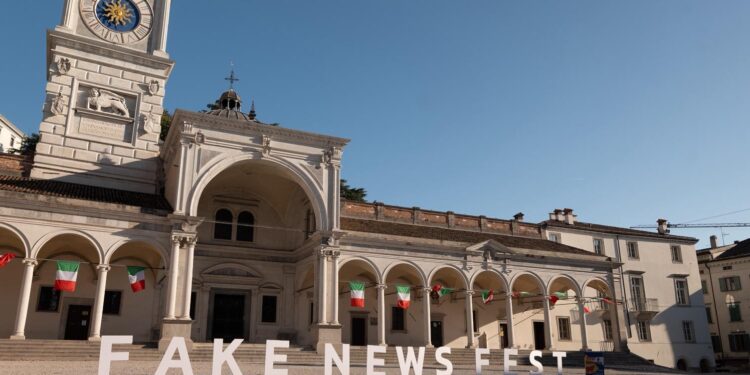 Udine capitale del pensiero critico: torna il Fake news festival