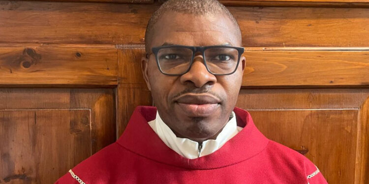 Nuovo parroco a Varmo: dopo l’addio a don Franco Del Nin, ecco don Cyriacus Elelleh