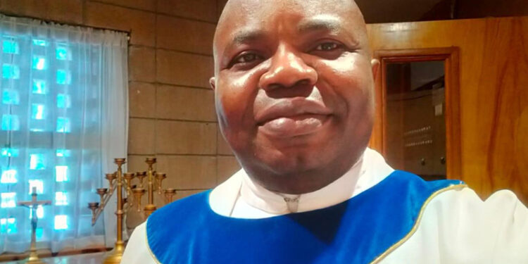 Don Gordian Ibeto saluta Pontebba e Dogna per entrare in servizio a Torreano e Prestento