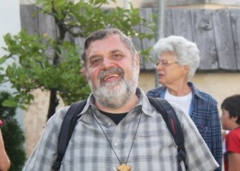 «Jo o soi un predi di mont!» Addio a mons. Gianni Pellarini, parroco a Ovaro e Rigolato