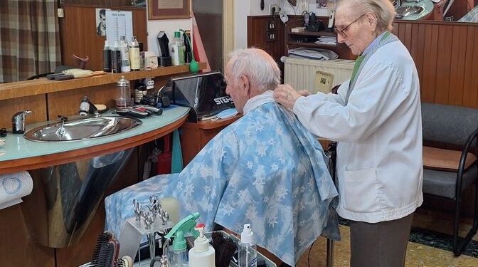 Dignano. Addio al barbiere Benito Pitrelli, 95 anni. 73 li ha trascorsi nella sua bottega