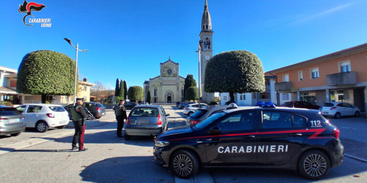 Si ferisce spaccando il finestrino di un’auto a Premariacco. Presunto ladro individuato grazie al dna
