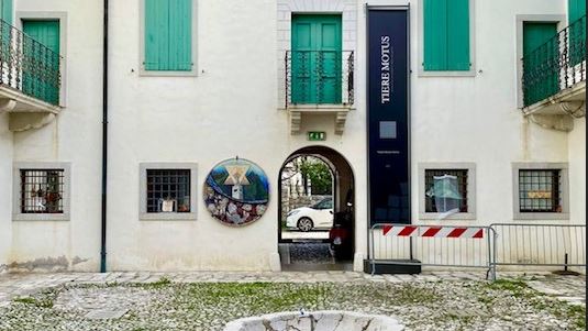 Venzone. Mostra e rassegna su colori ed emozioni