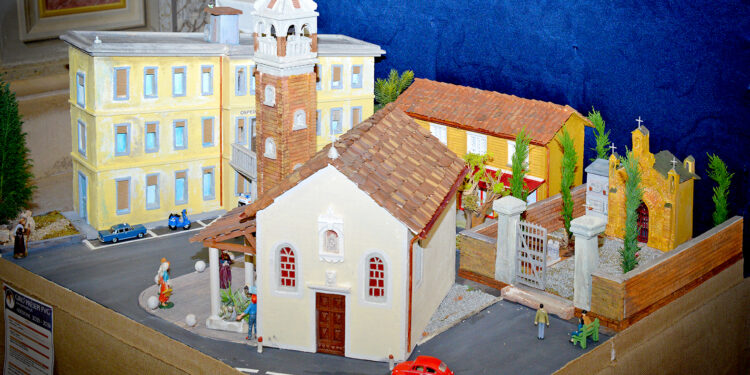 Latisana. In Duomo il presepe ispirato alle “tre università” per riflettere sul senso della vita