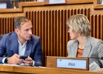 500 euro al mese per un anno e fino a 40 mila euro per la casa alle donne fino ai 30 anni che decidono di avere un figlio