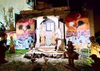 Pozzo. Via San Rocco illuminata da 70 presepi