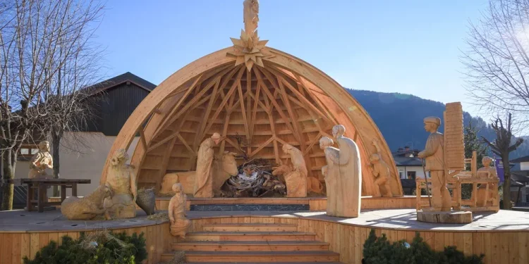 Sutrio. Con “Borghi e Presepi” torna anche la Natività esposta a San Pietro