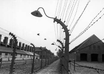 Giorno della memoria. La testimonianza di due giovani udinesi in visita ad Auschwitz con la scuola