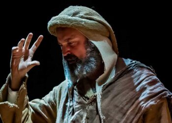 Cristicchi porta al Teatro Nuovo il musical su San Francesco. «Con “Franciscus” impariamo a spogliarci del superfluo»