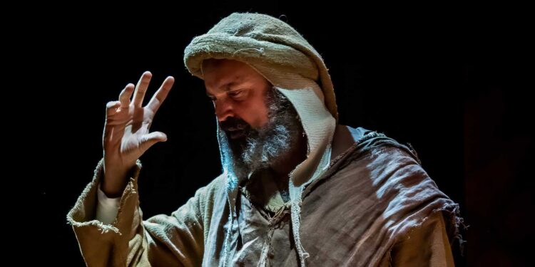Cristicchi porta al Teatro Nuovo il musical su San Francesco. «Con “Franciscus” impariamo a spogliarci del superfluo»
