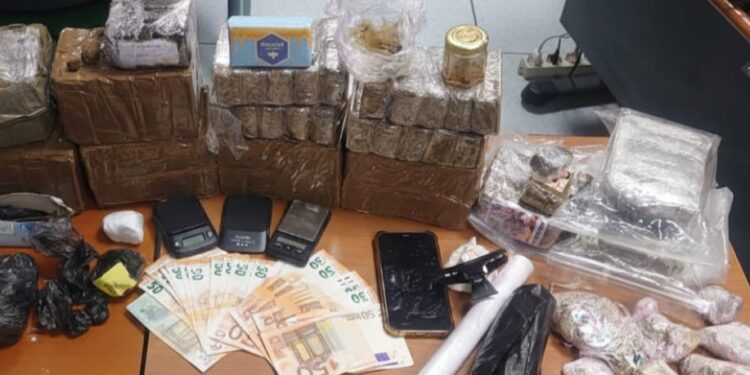 Spaccio di droga in viale Ungheria a Udine. Sei arresti