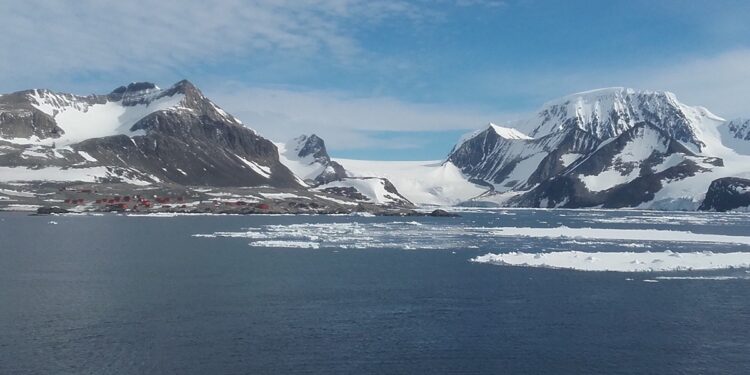 Tecnico di Nespoledo tra i ghiacci in Antartide dove si studiano i terremoti