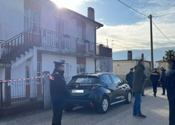 Tragedia a Pertegada. Uccide la moglie e poi si toglie la vita