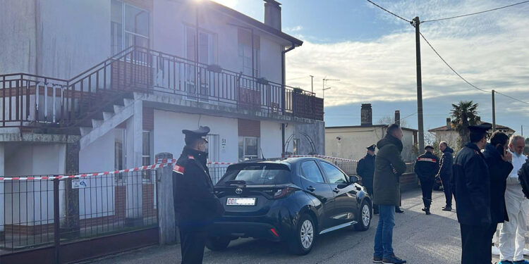 Tragedia a Pertegada. Uccide la moglie e poi si toglie la vita