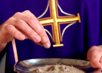 Suor Maria: «Dimentichiamo noi stessi per fare spazio al Signore»