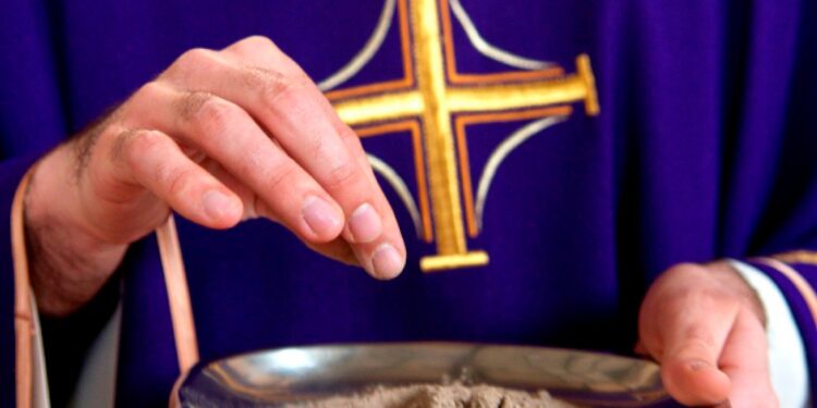 Suor Maria: «Dimentichiamo noi stessi per fare spazio al Signore»