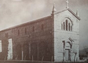 Laipacco, i 100 anni della chiesa fatta coi sassi del Torre