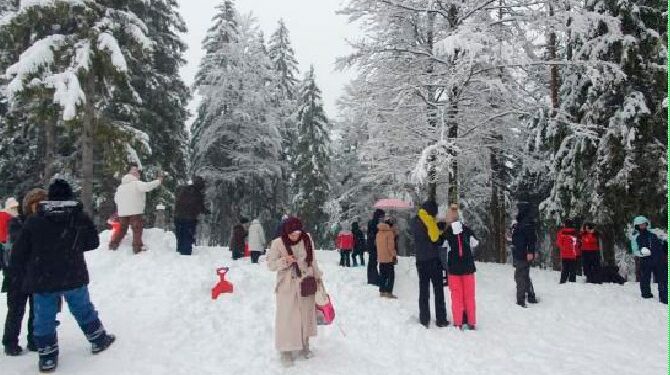 La gioia dei bambini di Gaza. A Tarvisio la loro prima neve
