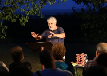 Anniversario del terremoto. Guardando alle origini, Dino Persello narra sisma e rinascita
