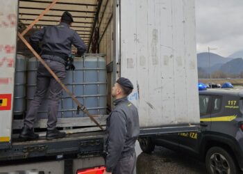 Contrabbando, sequestrati 420 mila litri di carburante, 25 denunciati. Evasione da oltre 1 milione di euro