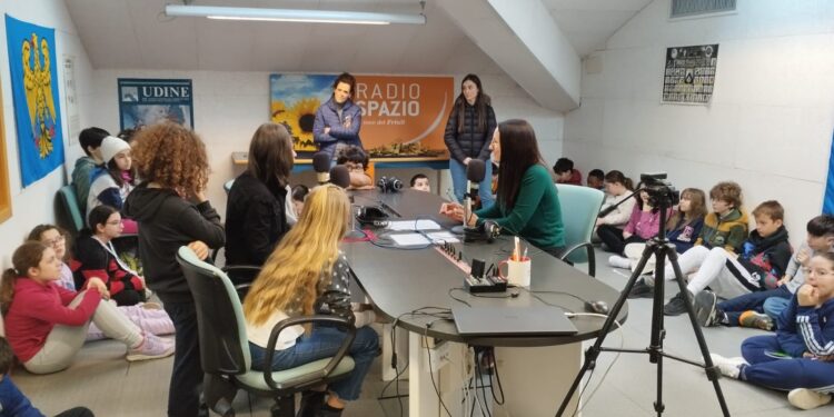 Udine. Gli alunni della Scuola Ippolito Nievo in redazione