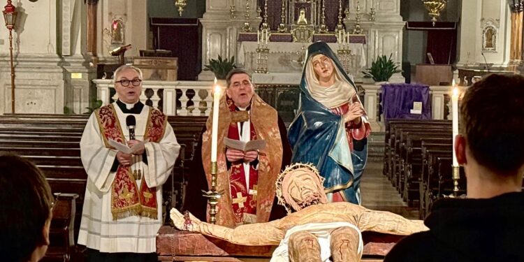 Tolmezzo, “24 ore per il Signore” per imparare ad amare